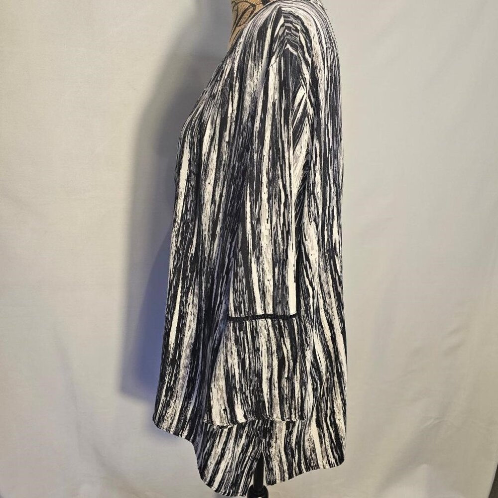SOLD Gloria Vanderbilt Womens 3/4 sleeve Balck & White Blouse Size 3X - Picture 2 of 6